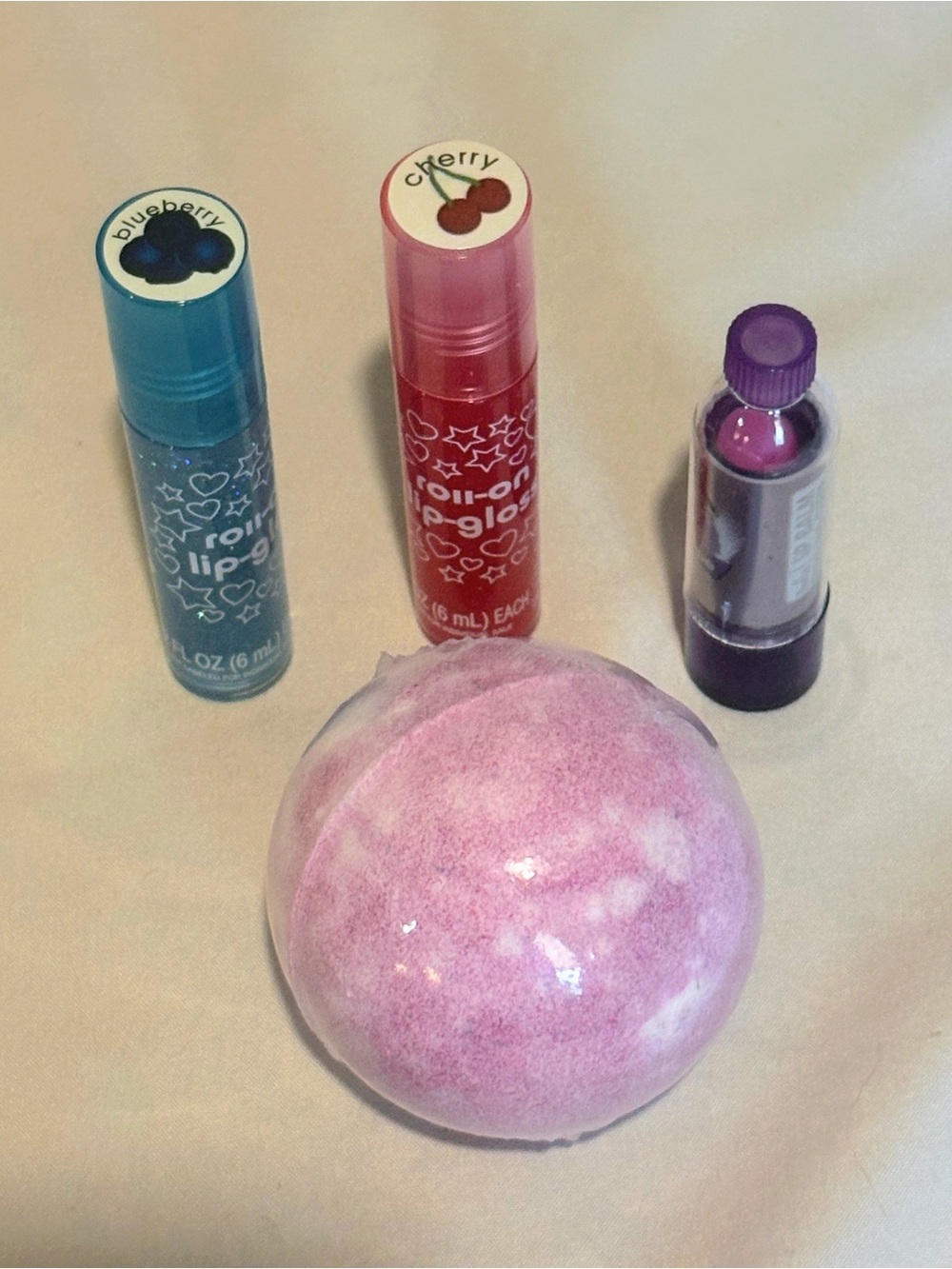 Kids Flavored Fun Lip Gloss Trio w/Bath Fizz Ball